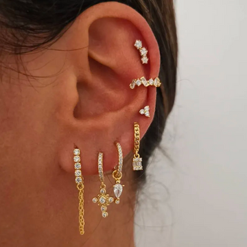 Brincos Dourados Cravejados de Zircônia 7pçs
