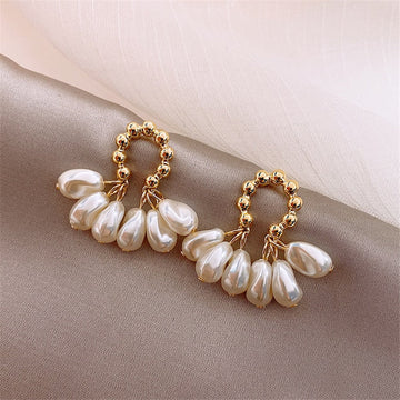 Brinco Dourado Gotas de Pérolas