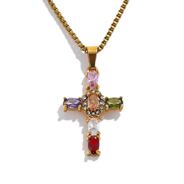 Colar com Pingente Cruz Cravejado com Cristais de Zircônia