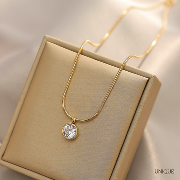Colar com Pingente de Cristal de Zircônia