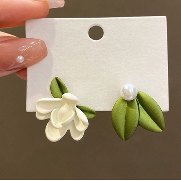 Brinco Flor com Pérola
