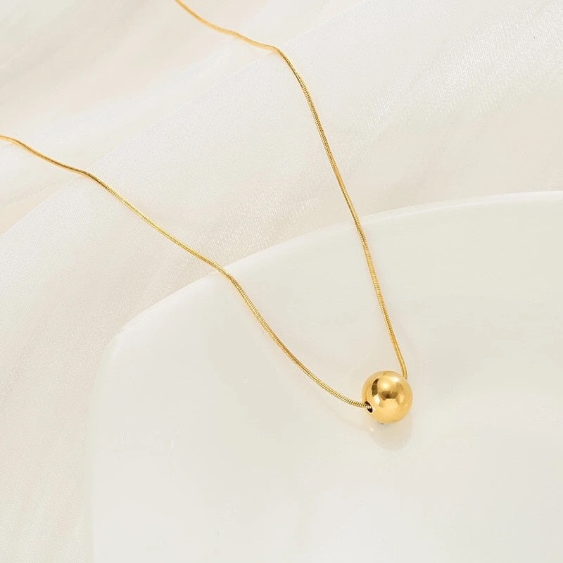 Colar Luxe com Pingente Bola
