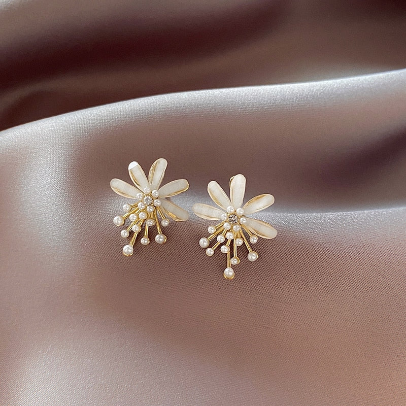 Brinco Flor com Pérolas