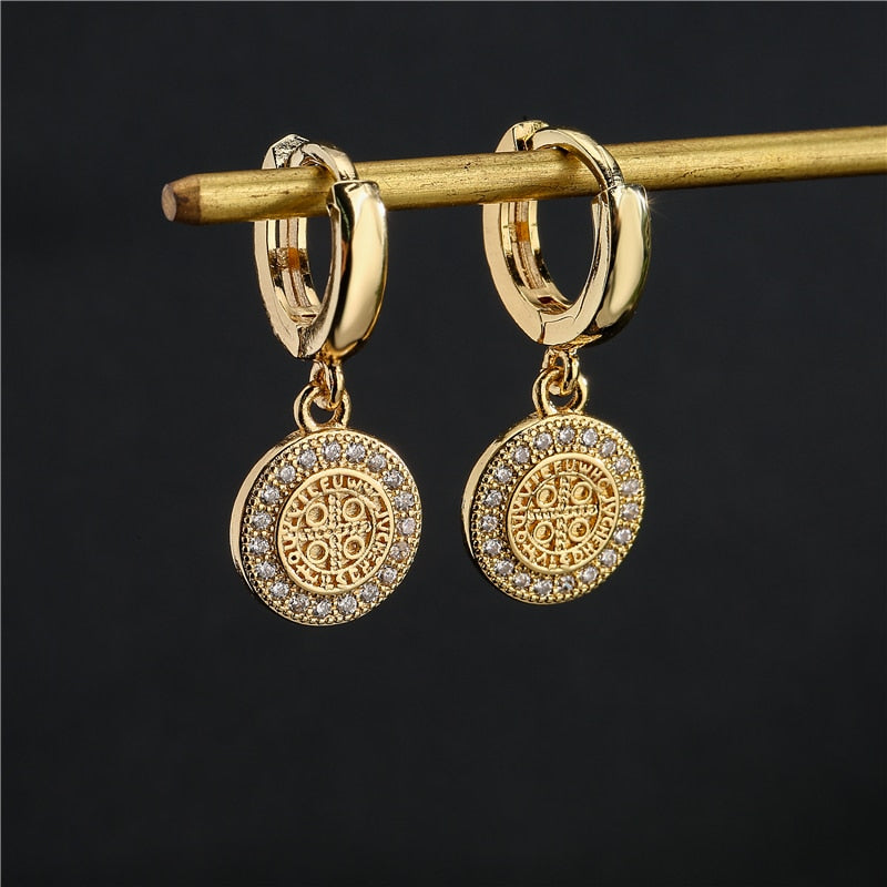 Brinco Dourado com Pingente Banhado a Ouro 18k