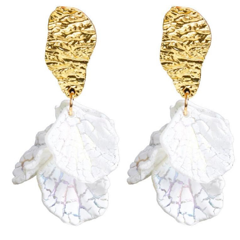 Brinco Dourado com Pétalas