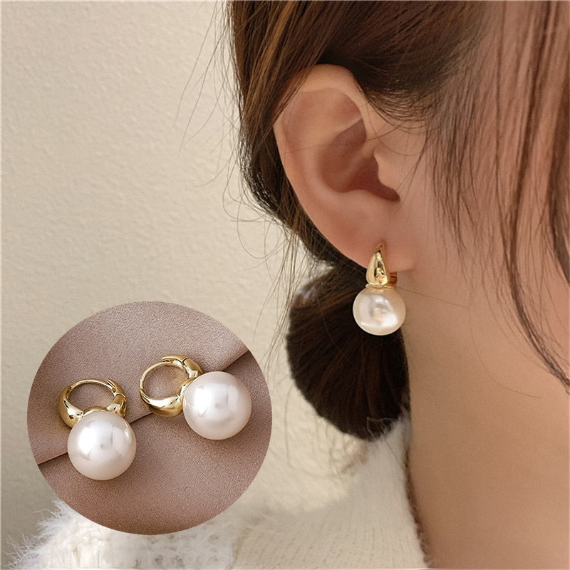 Brinco Dourado com Pérola