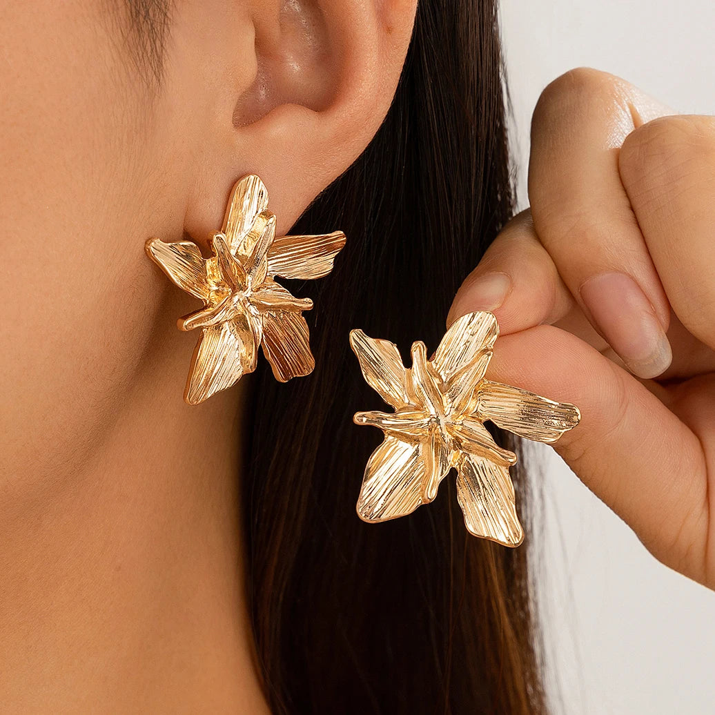 Brinco de Ouro y2k com Detalhes Pétala de Flor