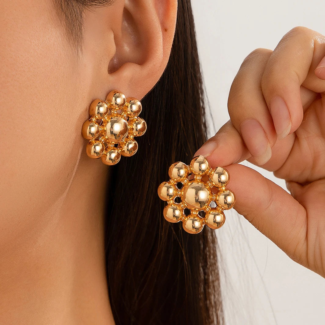 Brincos de Metal Ingemark Detalhes em Dourado