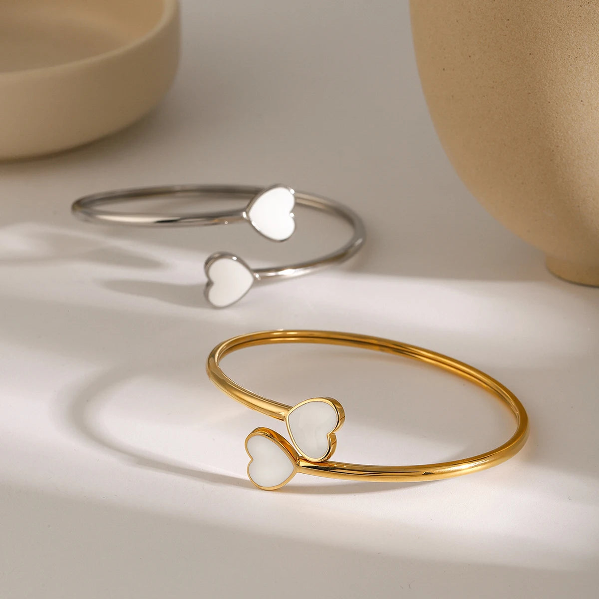 Anel Ouro 18K Detalhes em Gotejamento de Coração 