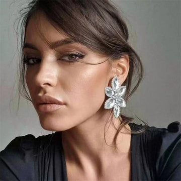 Brinco Flor Cravejado