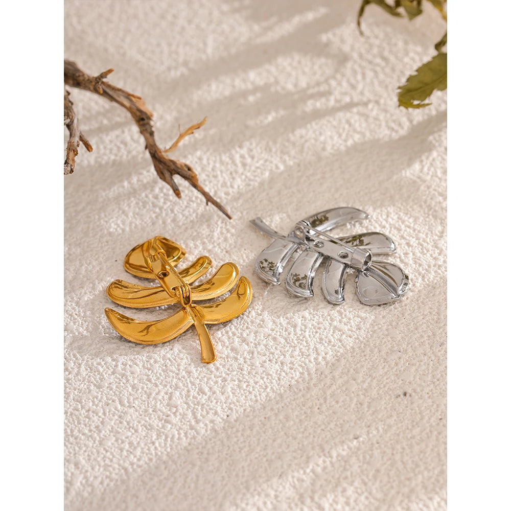 Broche Pérola 18k pvd com Detalhes em Folha