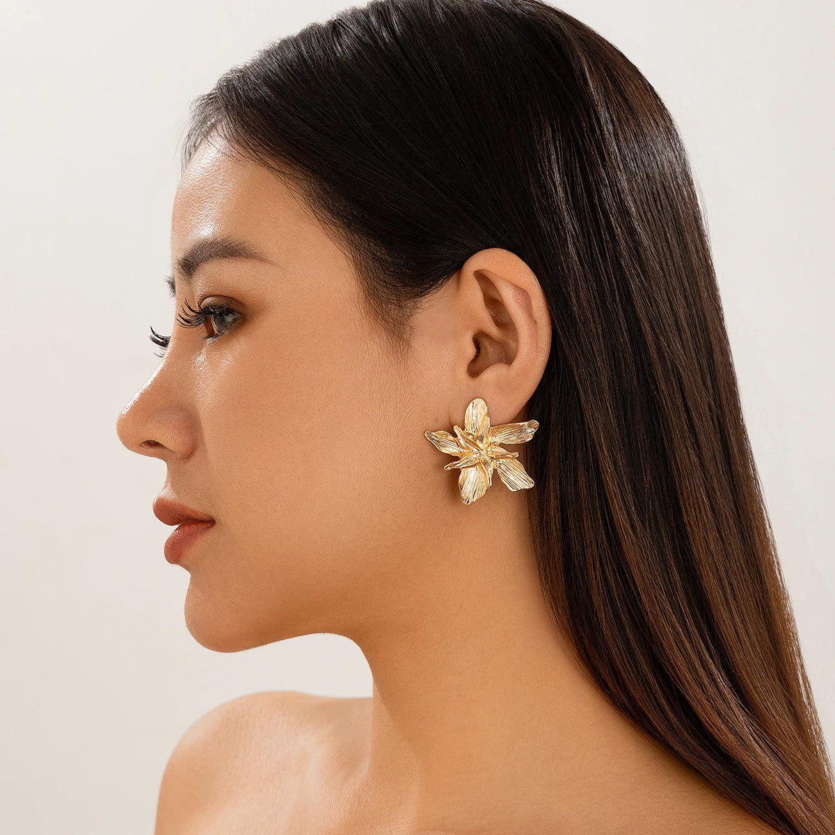Brinco de Ouro y2k com Detalhes Pétala de Flor