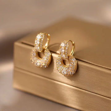 Brinco Cravejado Banhado a Ouro 18K
