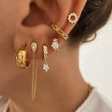 Brincos Dourados com Cristais de Zircônia 6pç