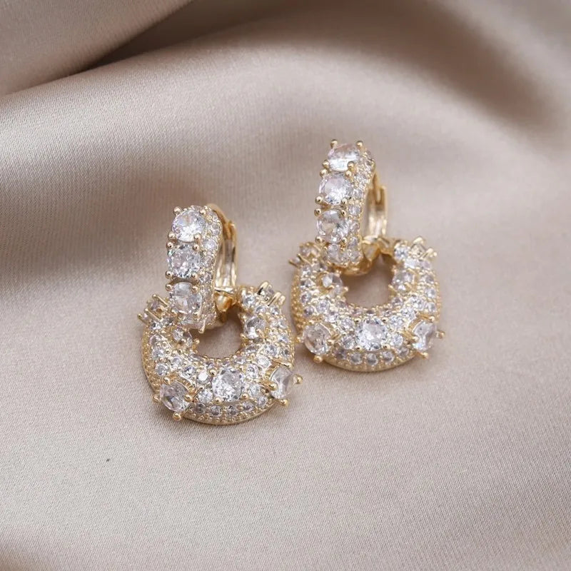 Brinco Cravejado Banhado a Ouro 18K