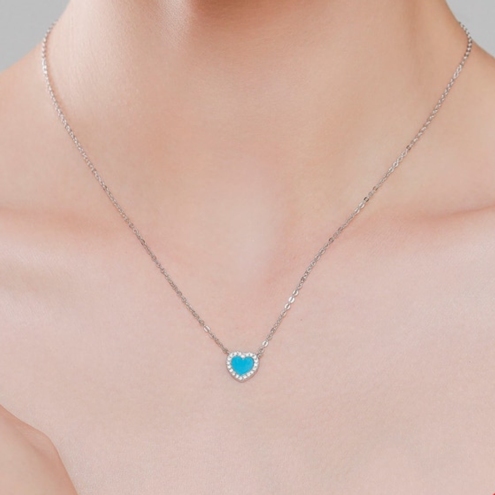 Colar de Coração Esmaltado com Zircônia